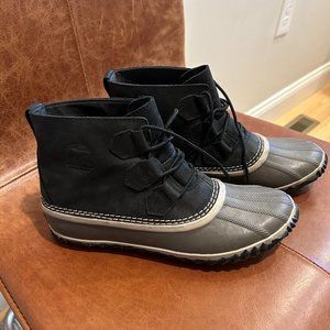 Sorel Rain Boots 8 black with grey low